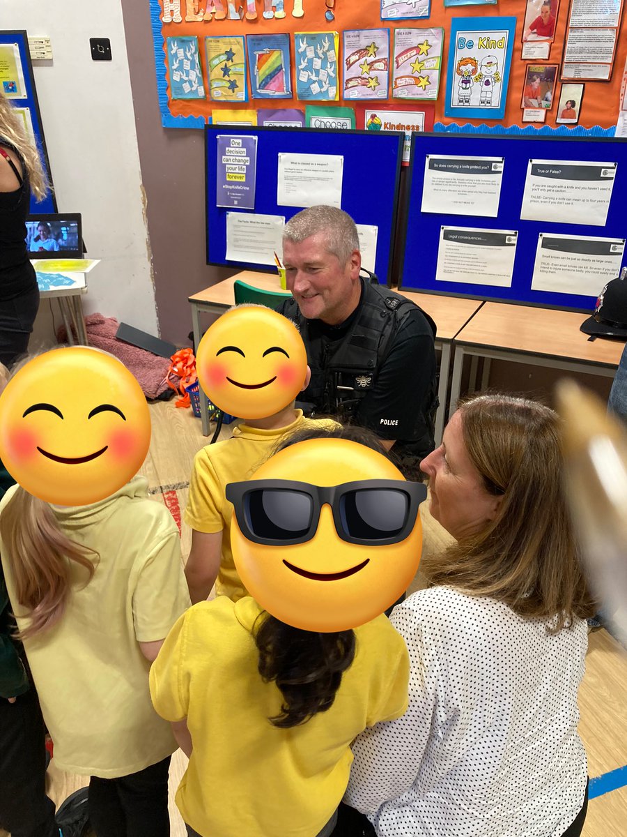LouiseWatson27's tweet photo. Week of action spam!Huge thanks to all our colleagues for making our community event so fabulous.First shout out goes to….our Aspire social workers and our @PhoenixJdiv1 police.The children loved trying on police uniforms and talking to social workers about being happy and safe https://t.co/1elOwAZmVp
