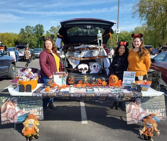 StCathCenter's tweet photo. Our #KinshipCare team brought some spooky fall cheer to the @UlsterCounty Human Service Expo Trunk or Treat! Learn more about kinship at https://t.co/bYuUNRtORx #kincare #kinshipcaresupport https://t.co/U6NWci0WZU