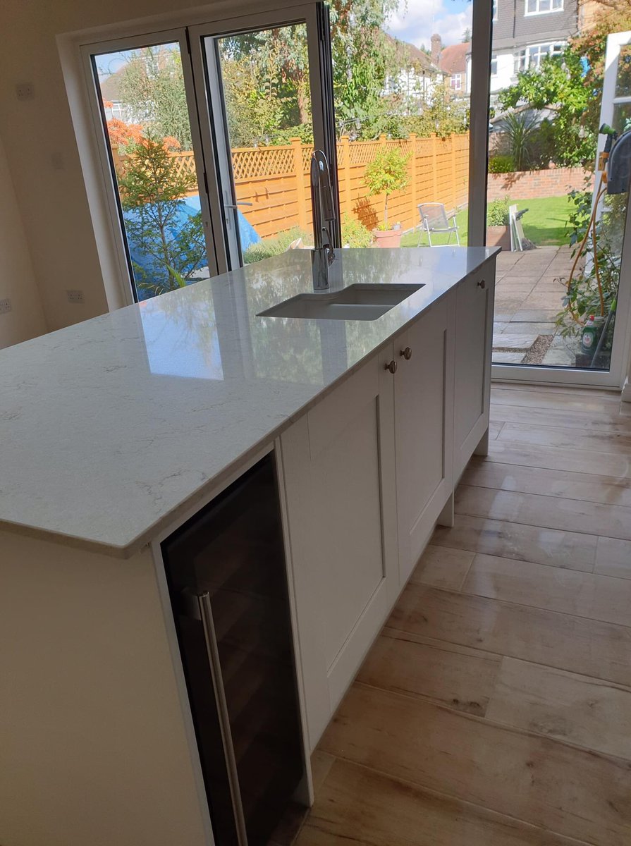 MasterTradesmen's tweet photo. This recent internal refurb with a new, bright and modern kitchen has been completed by one of our North London based members. Contact us for free no obligation quotes from local and approved builders. 0208 817 5246 or post your job on our website. #mastertradesmen https://t.co/TGxUiFL8be