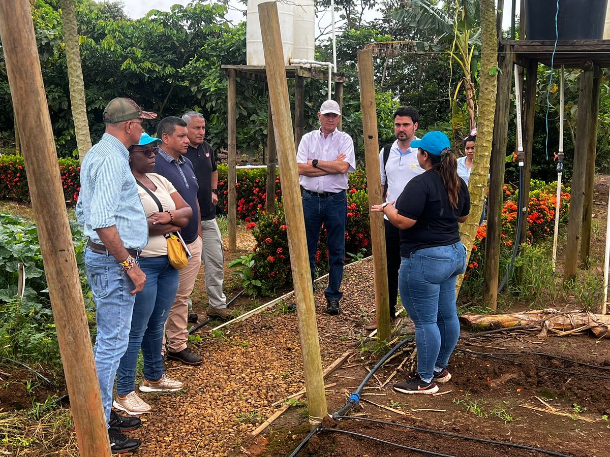 pervivir's tweet photo. Deseamos q las experiencias compartidas sobre las prácticas agrícolas y sociales de @grupoaliar sirvan para avanzar en el desarrollo y la integración de la familia NASA ubicada en el norte del Cauca. @@IEI_PUJ @andres1arc  @gilmausuga1 https://t.co/tjxd34s5e4