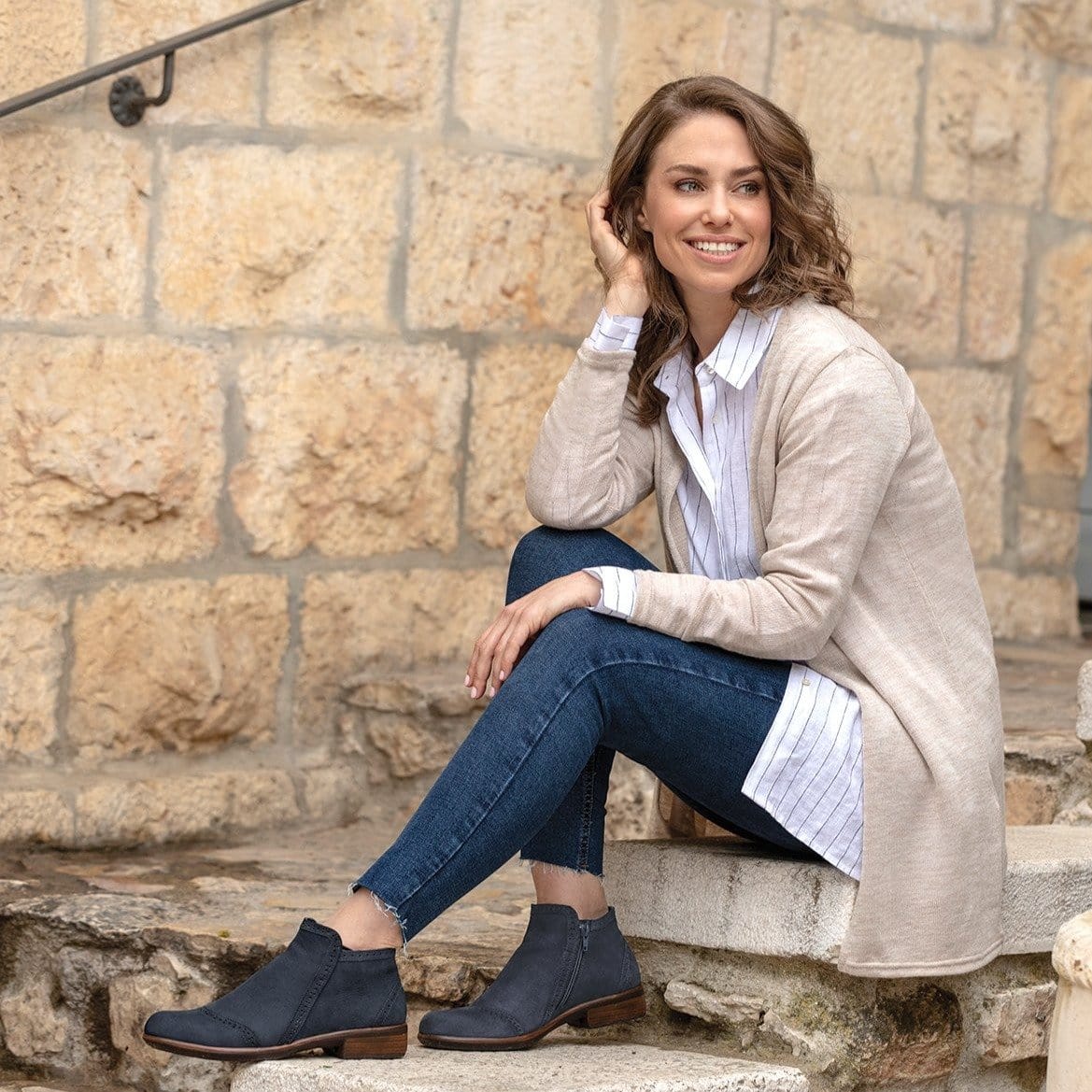 SoundFeet's tweet image. The Nefasi by Naot is definitely one of our favorites this year! Nefasi is comfortable and stylish; what more could you ask for in a boot! Shop at Sound Feet Shoes near you to get yours!
#showoffyoursoundfeet #boots #cute #fall #naot #sweaterweather #ootd #picoftheday