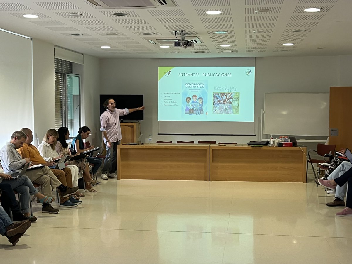 EscuelasVedruna's tweet photo. Finalizamos la jornada del martes con el trabajo del área y económica y la visión que nos ofrece nuestra pastoral educativa #somosvedruna https://t.co/AemBniX2UB