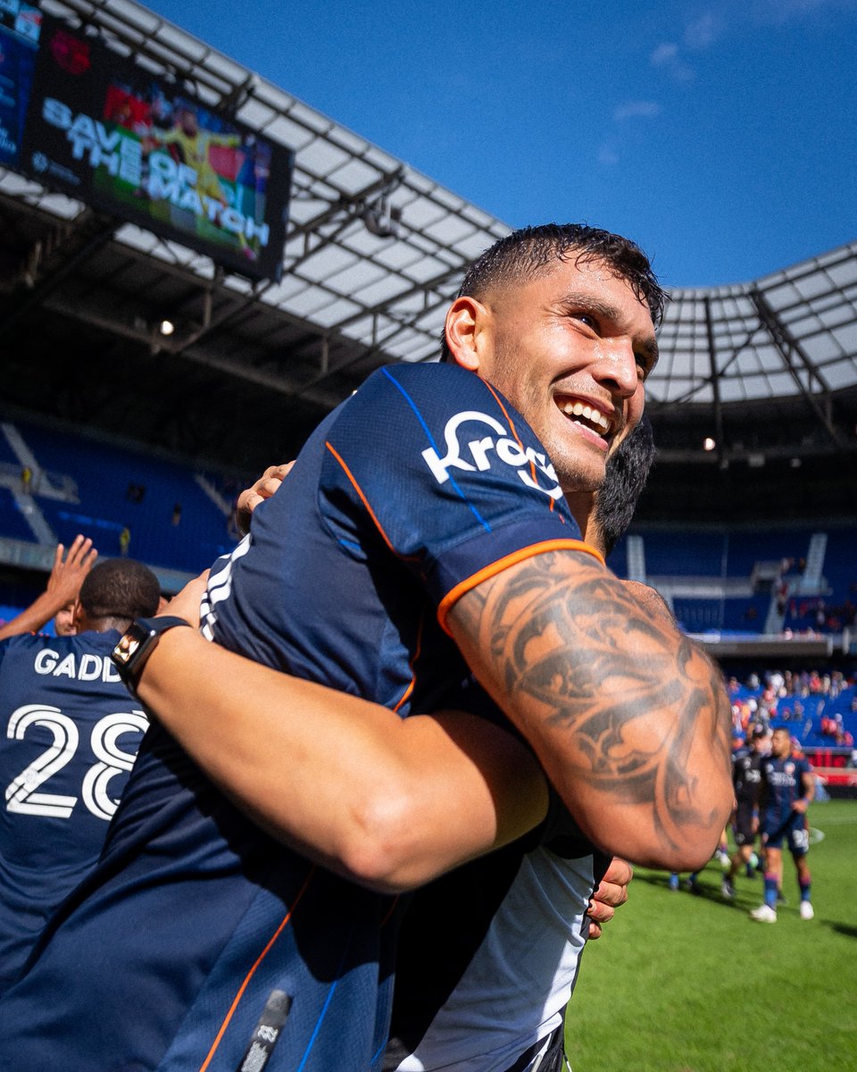 MLS's tweet image. RT if your team is still alive in the East. // Audi #MLSCupPlayoffs