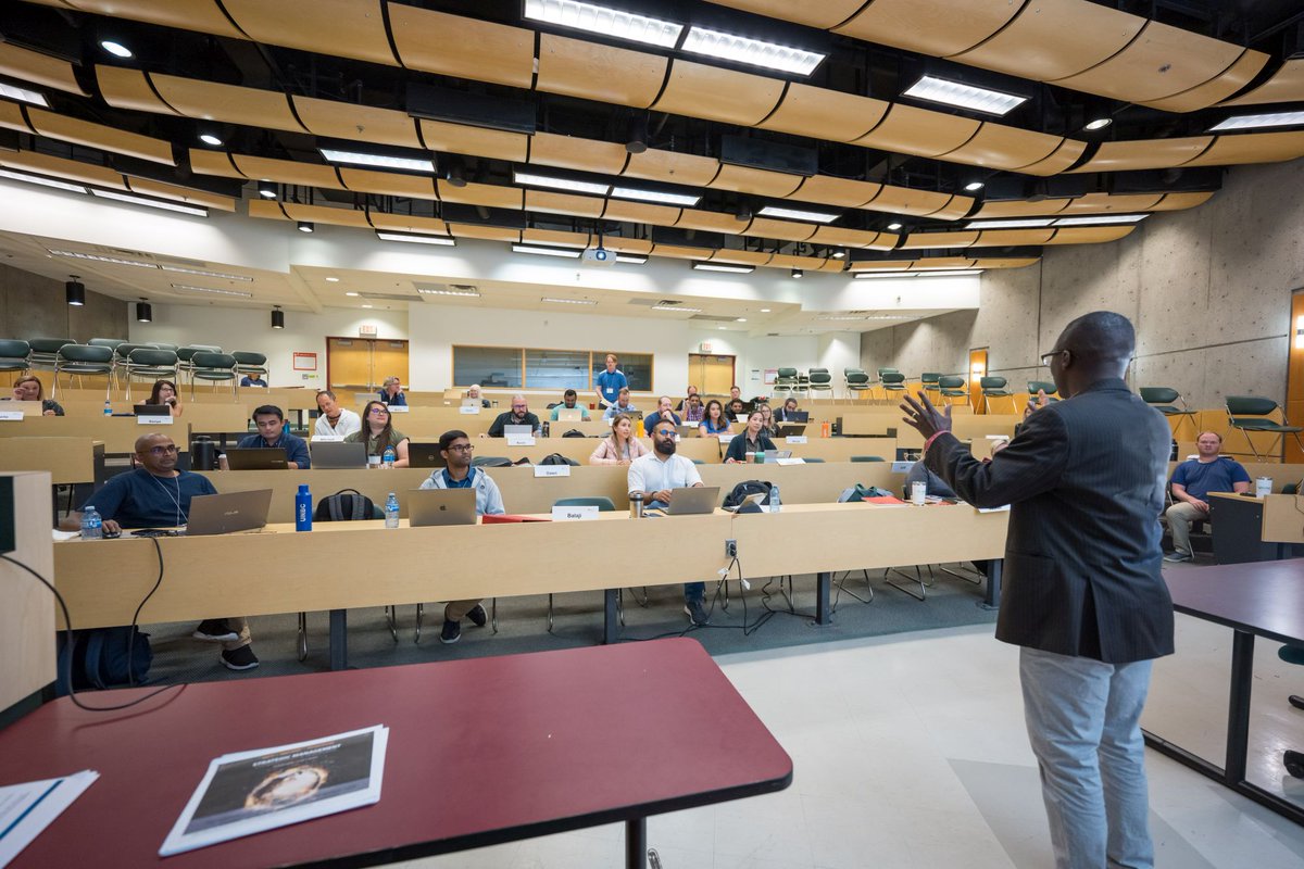 UNBCCS's tweet photo. Are you nervous about presenting in front of an audience - live or virtual? Our new 2-day workshop Powerful Presentations will build your confidence. Register by Oct. 25 for a Nov. 4 + 5 course date. #UNBC #ContinuingStudies #PrinceGeorgeBC #NorthernBC https://t.co/gkP9VDBxxW https://t.co/7KQ7EiF0hm