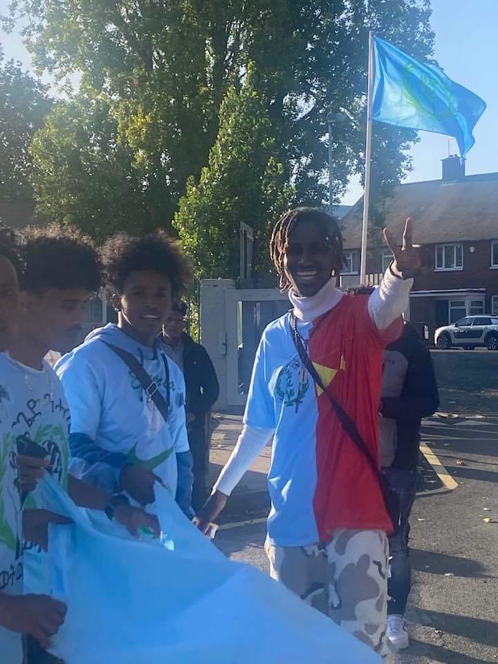 #Eritrea
First time in #Birmingham our MELEY flag  hanged on standing post  looking for her children!!!!!

#BirgadeNhamedu