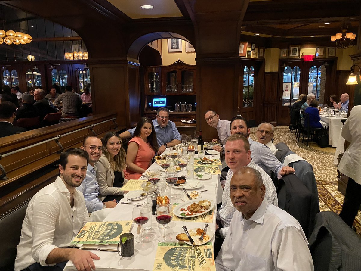 schmiedsMD's tweet photo. Surgeons, Sun and Surf &amp; Turf: NYPQ in San Diego 😎 #ACSCC22 https://t.co/U7c7at7BwN