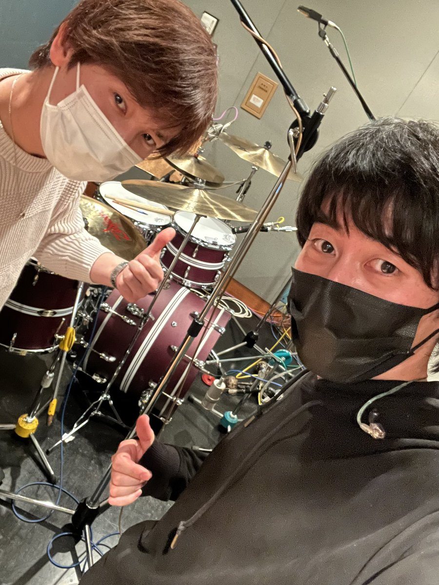 oobamba's tweet photo. 【解禁】
アニメ「ヒューマンバグ大学」のエンディングテーマ『BAD CITY(BUG HUMAN)』がリリースされましたー!☺️
各種サブスクで聴けます!!
ド��ムセットはAll Pearl
Set:Masters Maple Gum(12"/16"/22")
S.D:Sensiton Steel(14"×6.5")
Stick:LERNI
です!
#ヒューマンバグ大学 https://t.co/RDzbu34RqJ