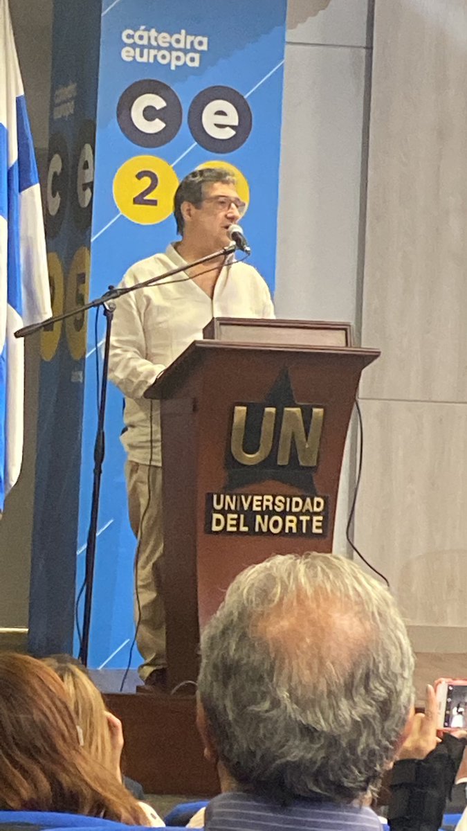 Lasalcedov's tweet photo. En Finlandia las personas leen en promedio 15 libros al años Vs en Colombia que leemos 1,9 libros al año. Mucho por aprender de una sociedad que el desarrollo es permanentemente @UninorteCO @CatedraEuropa #catedraeuropa2022 https://t.co/af0YJsxdOr