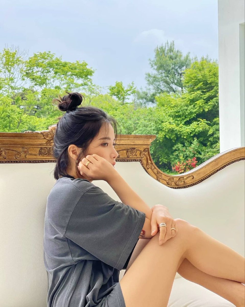 berelilah_jpg's tweet image. Desde la comodidad de mi casita era obvio que me estaría preparando para tener un #𝕂ensh1nㅡcb a otro #LevelU𝚙 como solo mis bebés pueden hacerle conmigo. Ya estoy lista para sentir el verano!!

𝘢 𝑅abbit wi𝔱𝔥 a 𝑚𝑖cro𝘱𝘩one: #𝙻ila𝚑🐇𓈅🎙️