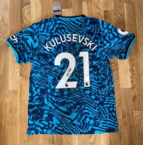 xAlexTHFC's tweet photo. 🤍⚽️ FREE - Don’t miss out! ⚽️🤍 

If Spurs beat Man United on Wednesday then one lucky person will be selected to win the signed item below! 🇸🇪

To enter:
Retweet this
Follow me AND @SuzeSport https://t.co/Xre4h20GI7