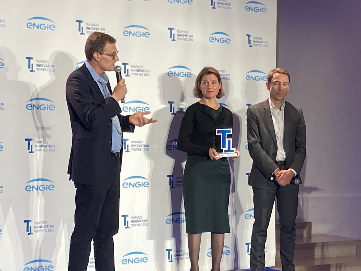 #innovationTrophies2022 The Health &amp; Safety Prize is awarded by <a href="/FrankDemaille/">Frank Demaille</a> &amp; <a href="/cathmacgregor/">Catherine MacGregor</a> to « H2 Safety Academy » a #hydrogen safety training developed together by <a href="/ENGIEgroup/">ENGIE</a> <a href="/ENSOSP/">Ensosp</a> <a href="/TotalEnergies/">TotalEnergies</a> &amp; <a href="/bureauveritas/">𐰚𐰇𐰼𐱅:𐰾𐰃𐰚𐰤</a>
