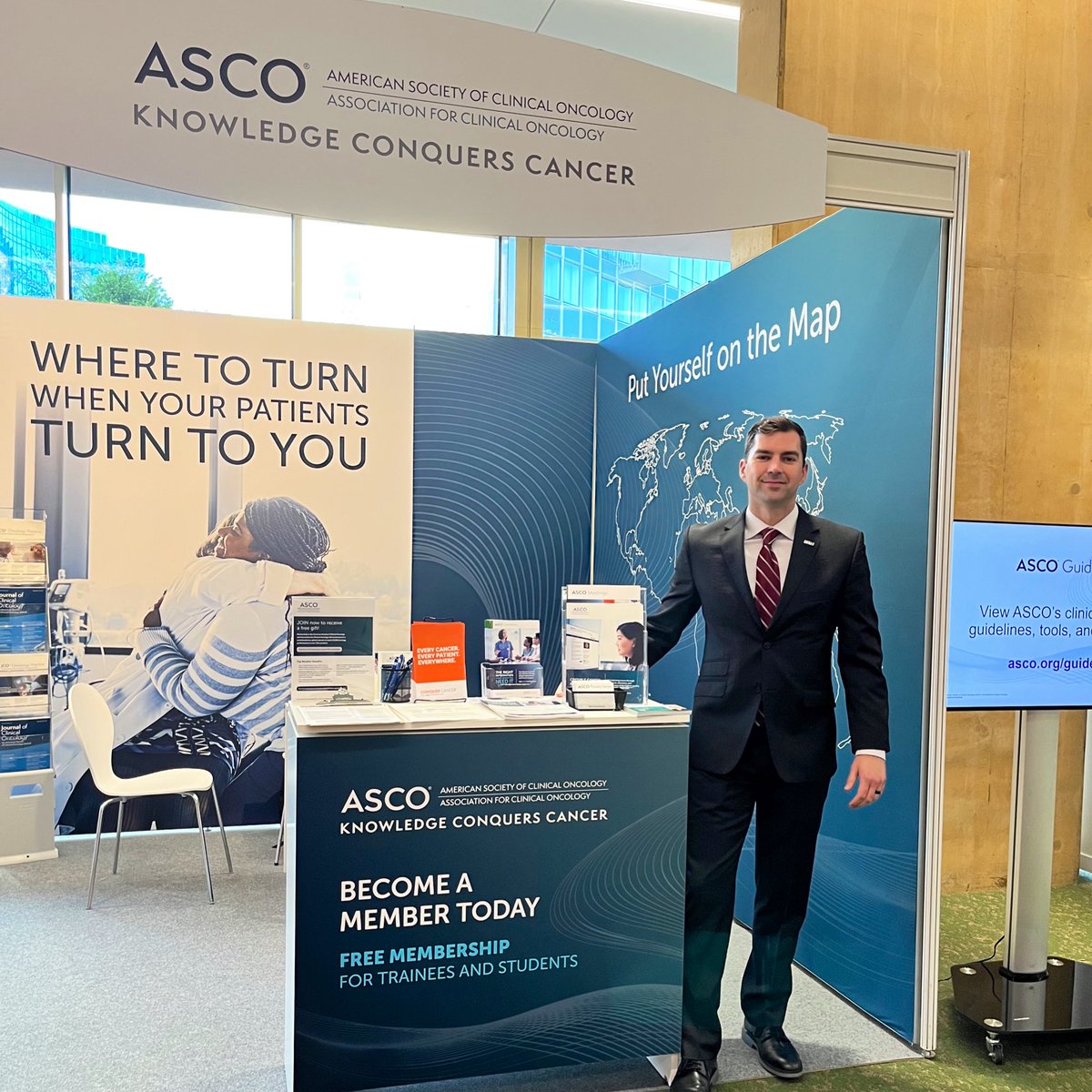 We're thrilled to be at #WorldCancerCongress #WCC2022! Visit us at stand no. 7 to: 🗺️ Put yourself on the map ⭐ Access our membership special 🤝 Meet @JCOGO_ASCO EIC @GlopesMd on Weds 10/19 @ 12:40 PM CET 🤓 Learn about our sessions on cancer treatment & palliative care