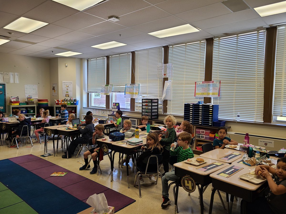 MrsBruneSES's tweet photo. We earned lunch in the classroom by reaching last week's "W.O.W." goal of being peaceful and respectful. https://t.co/htnidahrkb