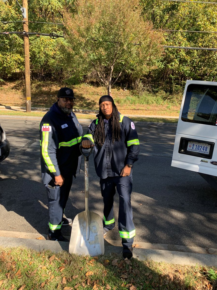 truthshallnlwh's tweet photo. Today's #FreshforFall Cleanup on Benning Rd NE. Thank you to our partnering agencies for your services! #DCVALUES https://t.co/vO3X2o3j51
