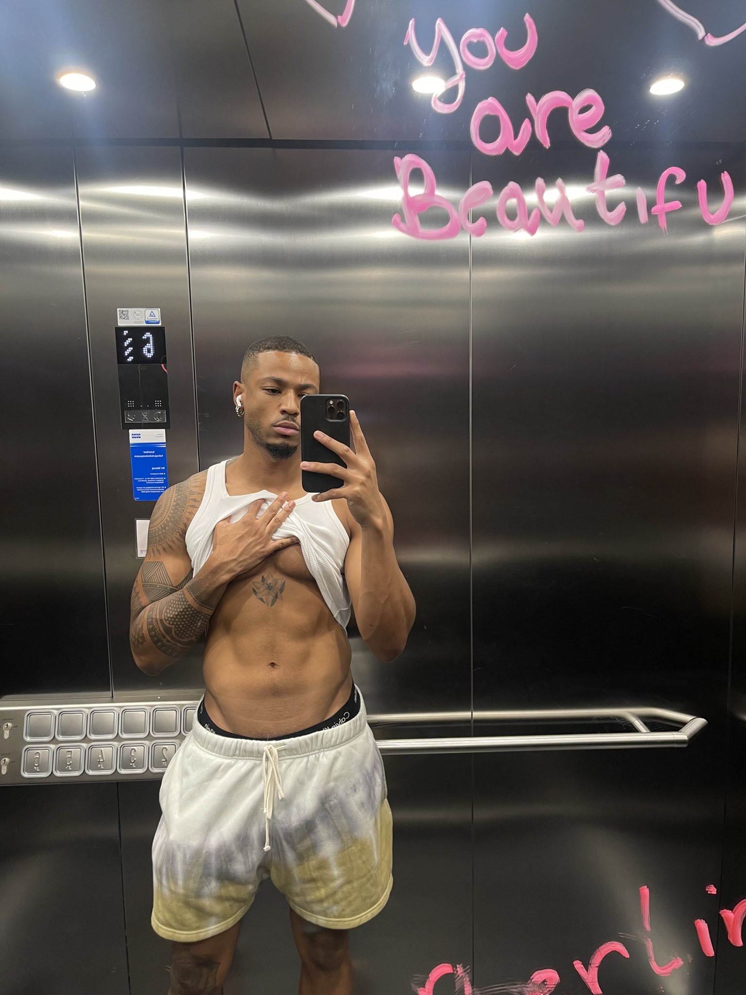 TW Pornstars - Ayoub. Twitter. You are beautiful too ️. 4:11 PM - 18