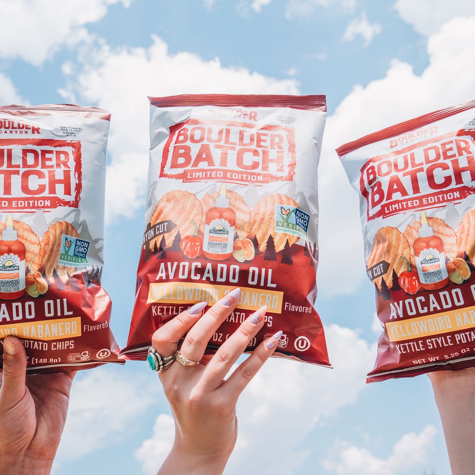 We teamed up with <a href="/YellowbirdSauce/">Yellowbird®</a> to create our NEW Boulder Batch Yellowbird Habanero kettle-style potato chips! 🔥 

Find these limited-edition, tongue-tingling morsels at <a href="/WholeFoods/">Whole Foods Market</a> and <a href="/sproutsfm/">Sprouts</a> stores nationwide and online at BoulderCanyon.com. Enjoy the journey!