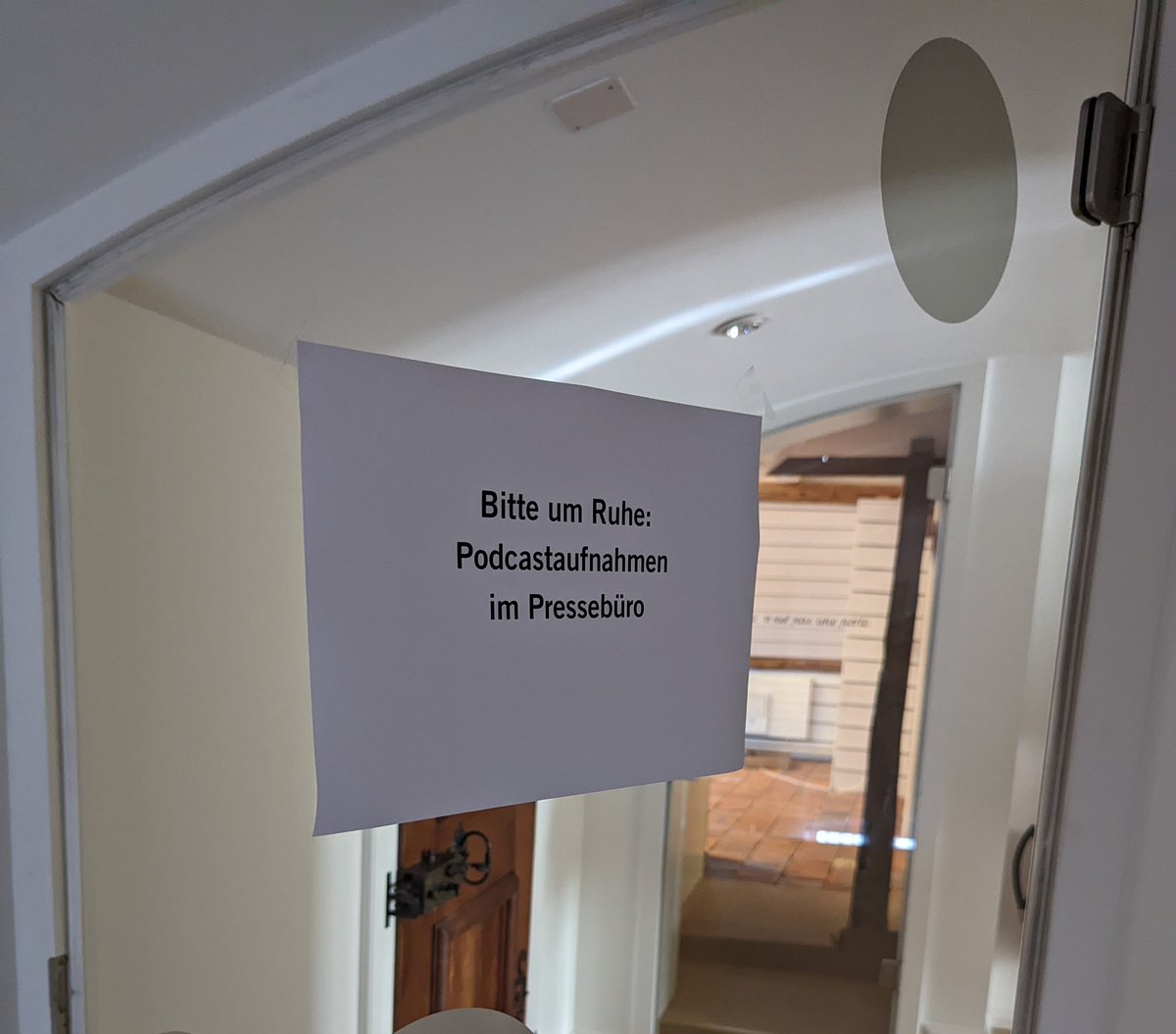 wurzel9nichtsie's tweet photo. Nach zwei Tagen muss ich sagen, dieser Arbeitsort gehört zu den schönsten, ent- und spannendsten der letzten Zeit.
#fondationbayerle #basel https://t.co/IIgEEnYlN7