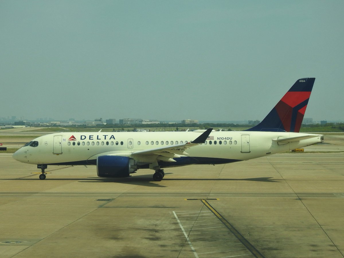 veryboeing's tweet photo. Delta #A220 #BCS1 #N104DU KDFW https://t.co/GbCTvD74kA