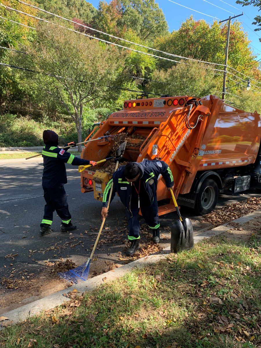 truthshallnlwh's tweet photo. Today's #FreshforFall Cleanup on Benning Rd NE. Thank you to our partnering agencies for your services! #DCVALUES https://t.co/vO3X2o3j51