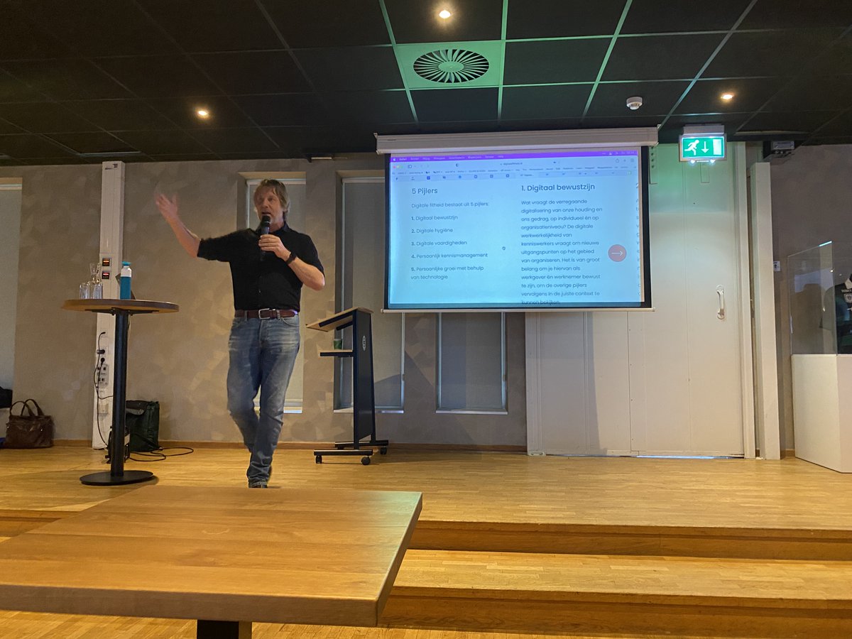 INTERPSY's tweet photo. INTERspiratiemiddagen zijn belangrijk! Afgelopen donderdag gingen backofficemedewerkers aan de slag met de DISC en luisterden naar een boeiende lezing van Martijn Aslander.

▶ Benieuwd hoe INTER-PSY jou zou kunnen inspireren? Lees meer op: https://t.co/wfuVxX7PmO https://t.co/FhOQf71Tsx