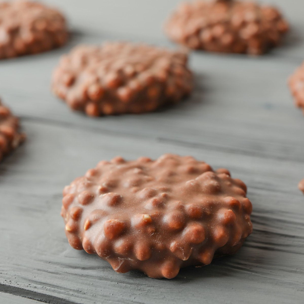 sandtdining's tweet photo. β¨ We have NO BAKE COOKIES at the TJ Teaching Kitchen today during lunch!
π₯ Contains Peanut Butter + Chocolate.
.
.
.
#sandtdining #chartwellshighered https://t.co/PZTEdRkoi1