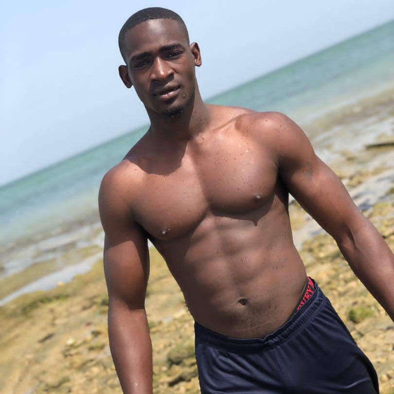 KalyDembele4's tweet photo. #NouvellePhotoDeProfil https://t.co/OzJpCFDFbJ