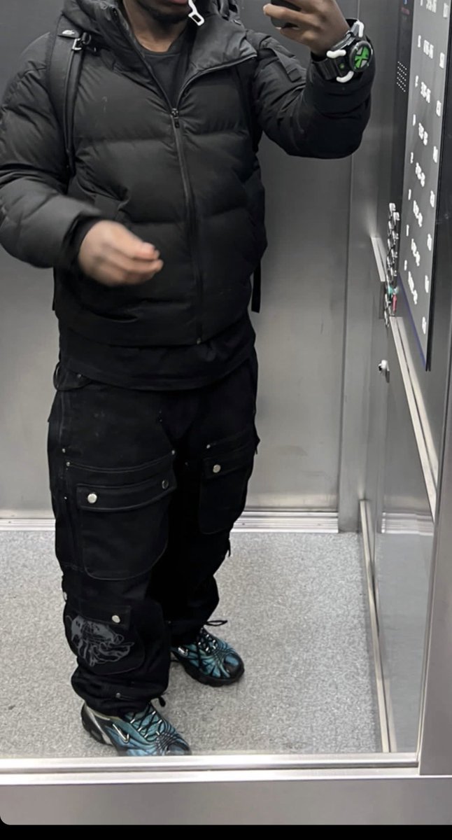 drew1wavy's tweet photo. Hoodie and cargos by me #neverdropping https://t.co/79PwUXwyuJ