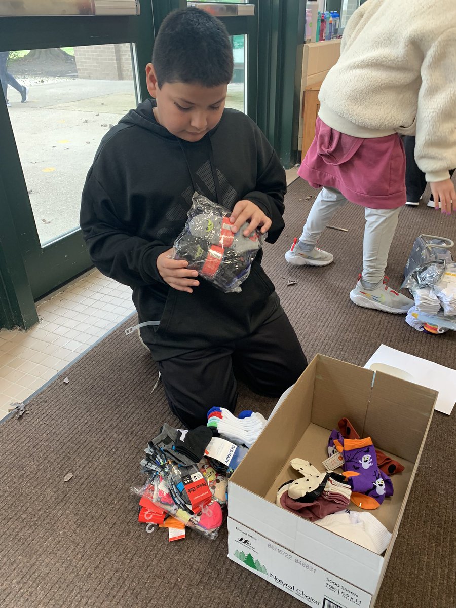 D123Sward's tweet photo. Sward’s Student Council sorting and counting socks 🧦 for their SOCK- TOBER project. 💙 #d123 #swd123 #socksforhomeless #studentcouncil #communityproject https://t.co/T9ZTWJAOIF