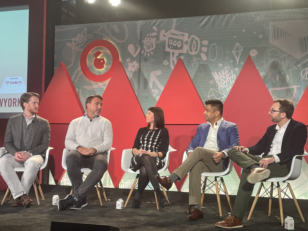 Great insights from veterans of digital political campaigns on “Lessons for Brands” panel moderated by Marty Swant.

“A big mistakes in political campaigns is over-targeting core and eliminating those outside that dataset, at the expense of reach.” <a href="/MarkJablonowski/">Mark Jablonowski</a> <a href="/DSPolitical/">DSPolitical</a>