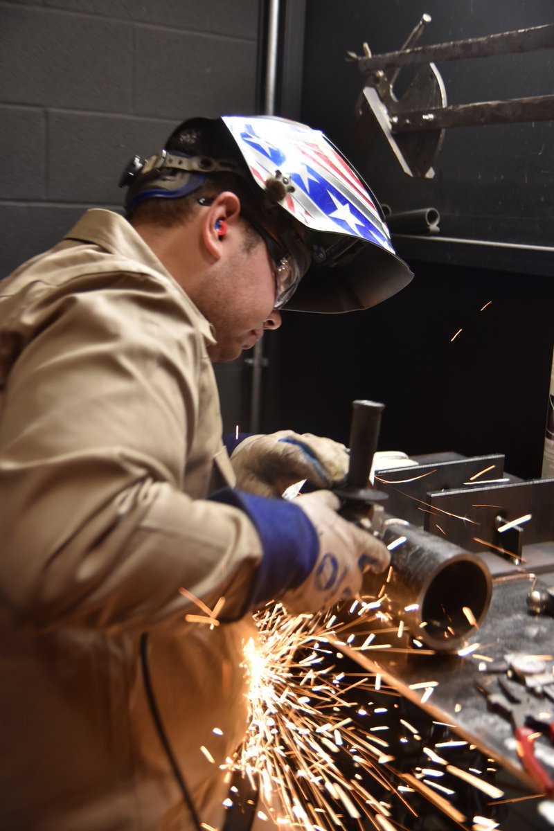 Looking for more information about the 2022 <a href="/WorldSkills/">WorldSkills</a> Special Edition Competition presented by Samsung? Check out the links below!

Daily Photos: worldskillsusa.org/daily-photos/
Full Competition Schedule: lincolnelectric.com/.../Prom.../Wo…