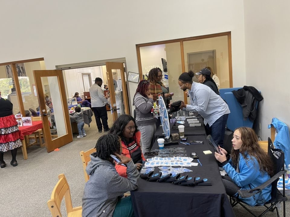 <a href="/mobility_ts/">TS Mobility</a> Starting the day off with a great community event connecting customers to the best network. Great job <a href="/MH267C/">Mohamad Hejazi</a> #LifeAtAtt