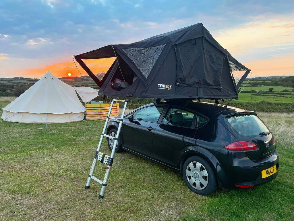KrisGleave's tweet photo. Nice little spot in Llanrhyddlad for the @tentbox for the night with the sun setting in the background.
#hiking #hike #camp #camping #tent #tentbox #tentboxlite #sunset #anglesey #wales #walesadventure https://t.co/SIyucQZm9U https://t.co/7G2Wj5onwk