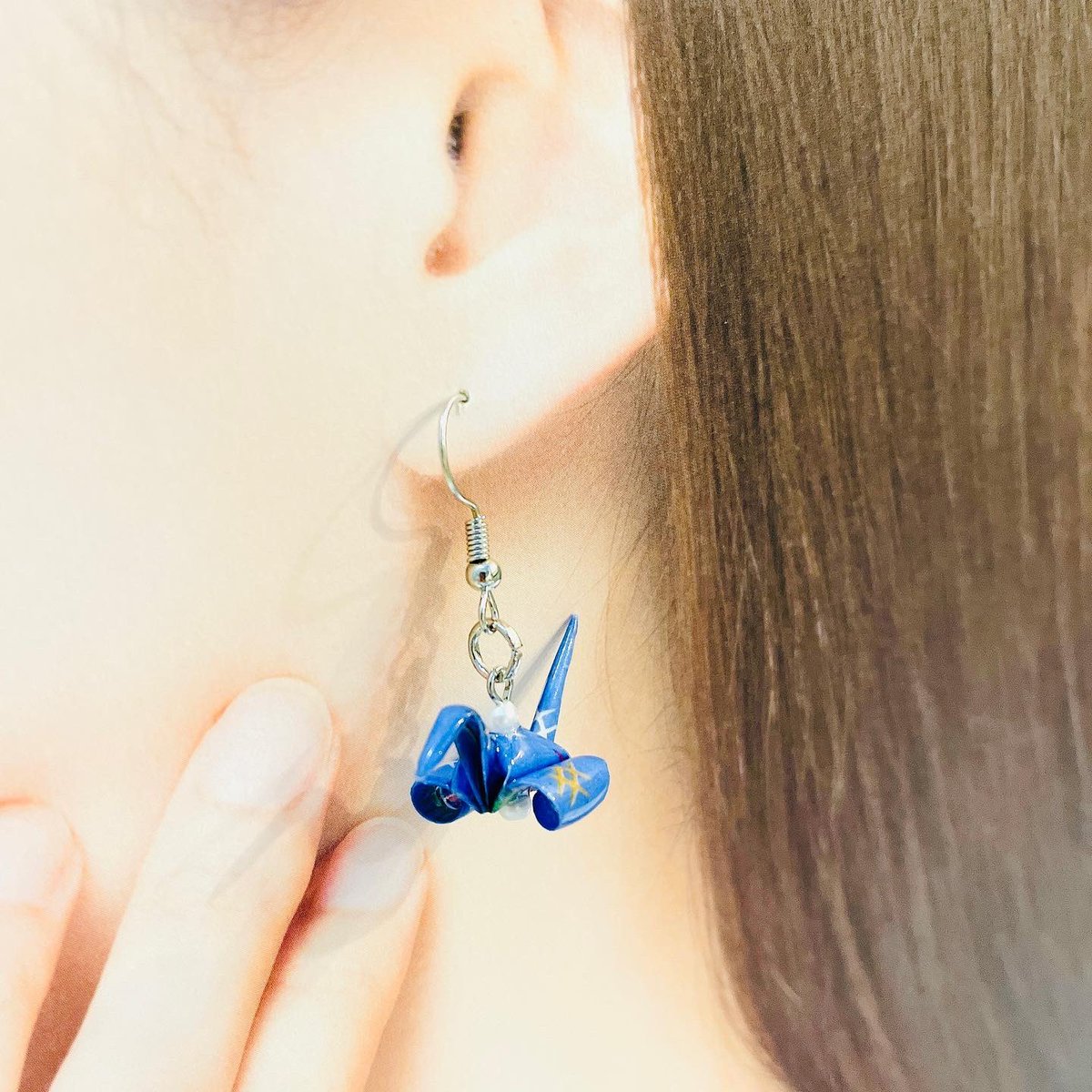 ChNP0CXQ4ShN4VZ's tweet photo. 全部鶴‼️
All crane‼️

これらは次男の通う現地校のバザー品となります🏫
These will be sold at events at the local school my second son attends.🏫
#ハンドメイド #折り紙イヤリング #折り紙ピアス #全部鶴 #レジン #バザー品 #現地校
#handmade #origamiearrings #allcrane #resin #schoolevent https://t.co/NAabIGUNnv