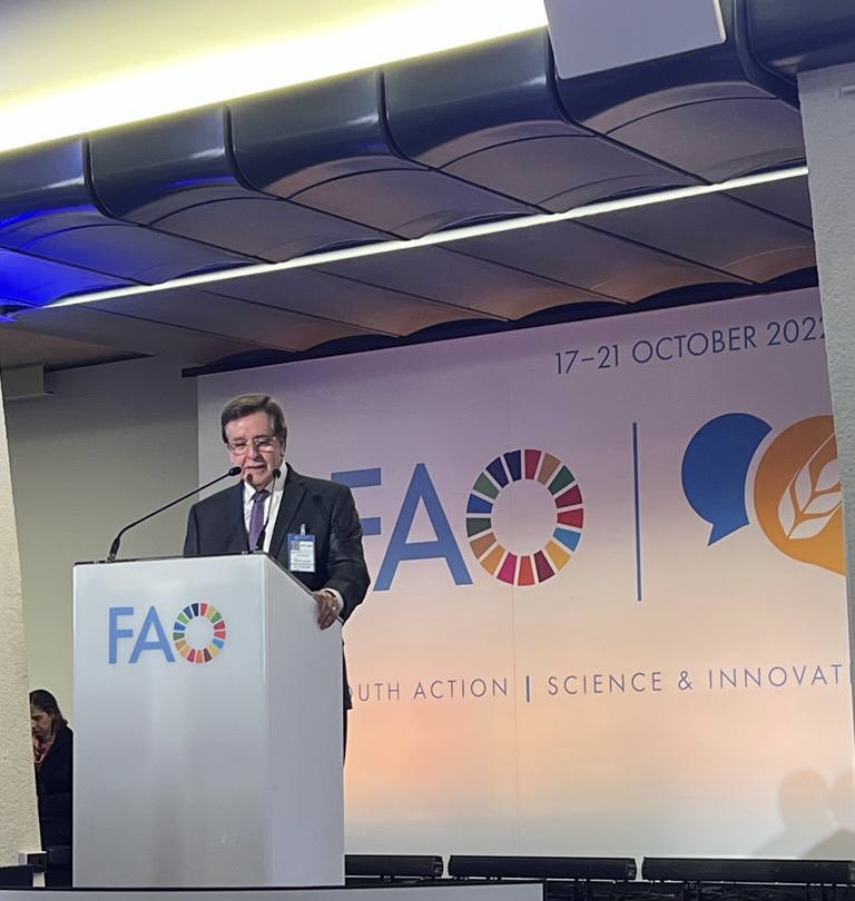 Corpei's tweet photo. Nuestro presidente ejecutivo, @EduEgas, participó en la segunda jornada del #WorldFoodForum2022 de @FAOenEspanol, en su intervención manifestó sobre la contribución que 🇪🇨 ofrece al mundo para ayudar a combatir la hambruna por la falta de alimentos. https://t.co/eP9cn4jeYq
