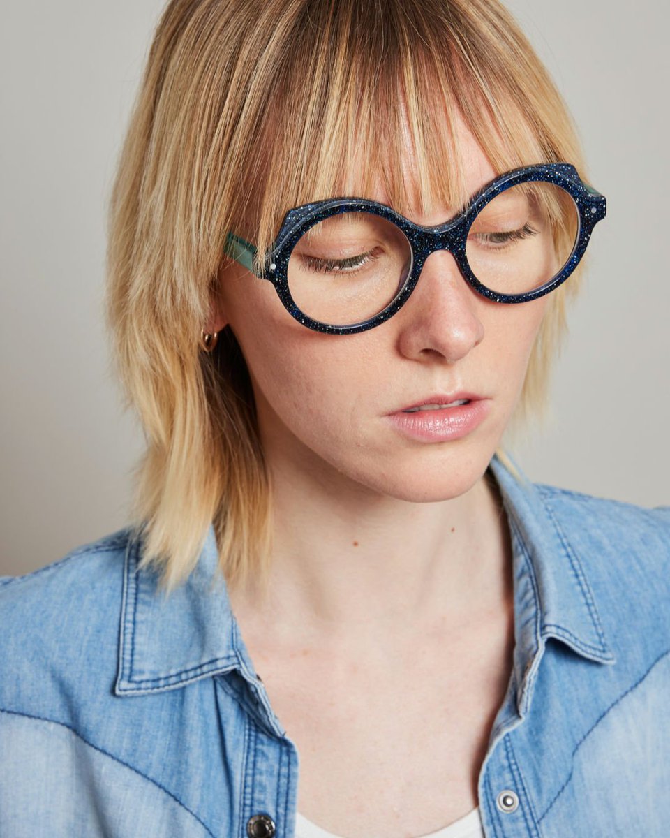 P O K​​​​​​​​​[ B I S O U ]​​​​​​​​ en breton​​​​​​​​​
𝗢𝗽𝘁𝗶𝗾𝘂𝗲 : POK / PK005 /Collection Optique COQUILLAGE
avec du Homard recyclé du Port de Pêche de Lorient
𝗙𝗮𝗯𝗿𝗶𝗰𝗮𝘁𝗶𝗼𝗻 : Française (matière &amp; monture)

#friendlyfrenchy #lunettesencoquillage #coquillages #lunet