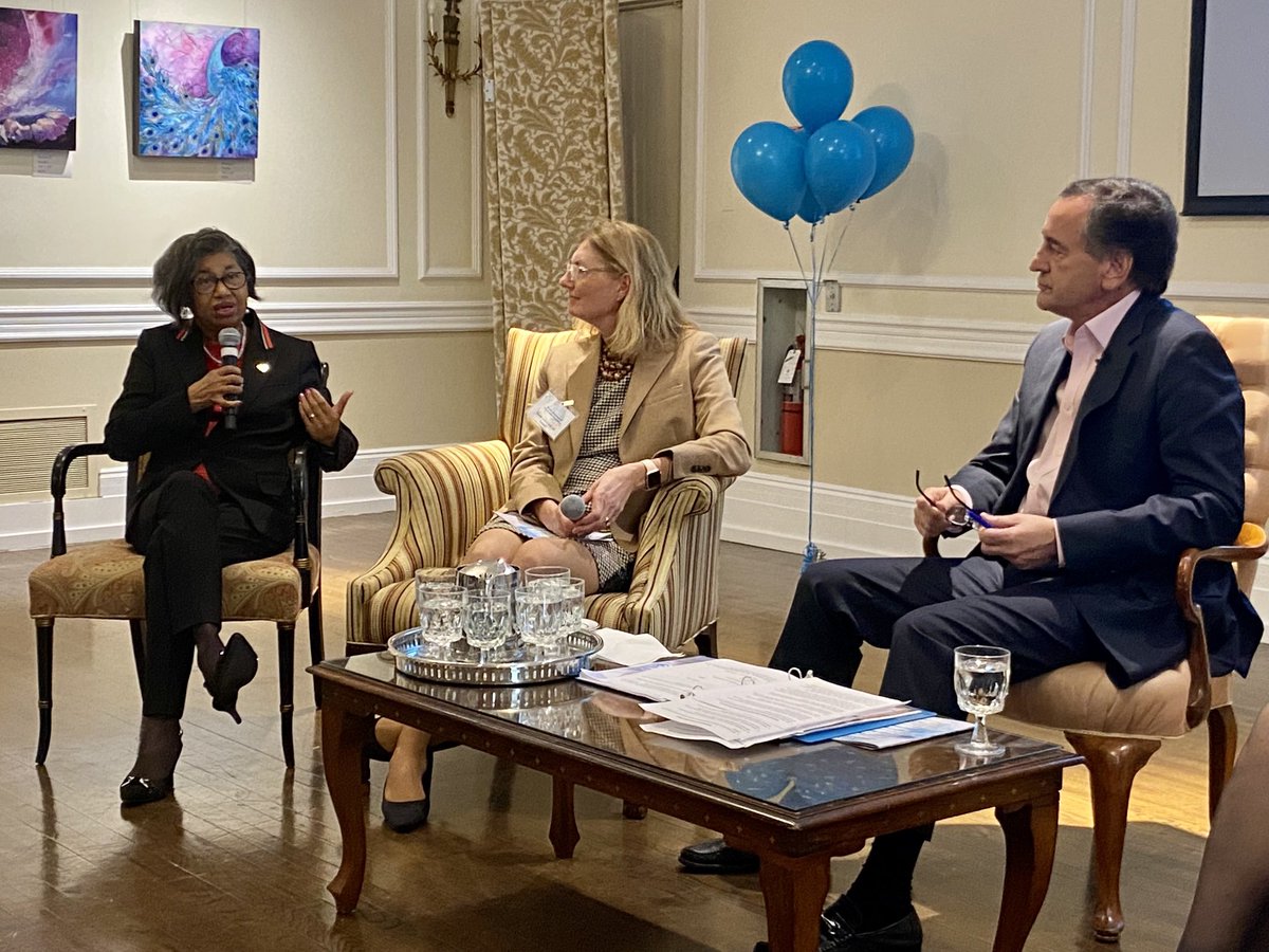 PhylFerrell's tweet photo. ⁦@alzfdn⁩ CEO, Chuck Fuscillo discusses with ⁦@SarahLenzLock⁩ and ⁦@drsandraecrewe⁩ about the systemic issues that further increase the risk of #Alzheimers in women. ⁦@AARP⁩   ⁦@HowardUniv #earlydetection #brainhealth ⁩ https://t.co/VHSprP7y08