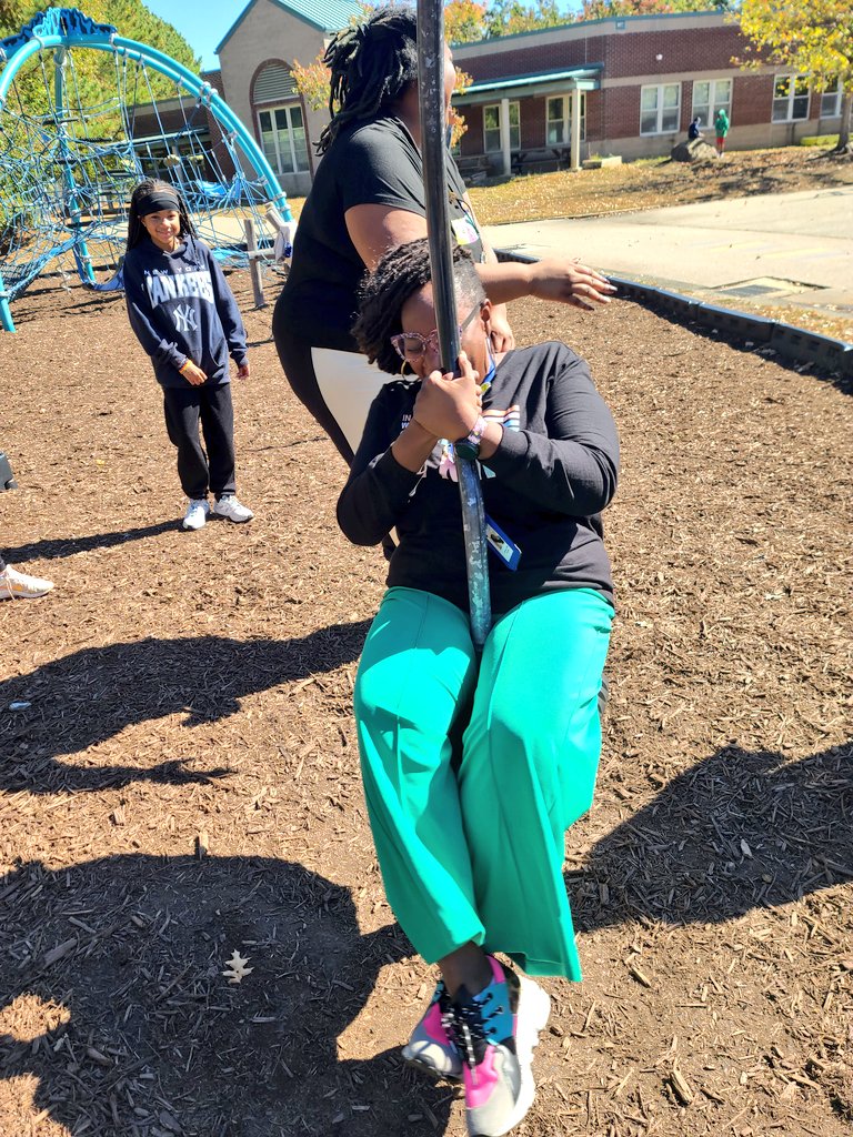 PrincipalKJones's tweet photo. For future reference. Please remind me not to let 5th graders talk me into being spun around on the "spinny thing". I am not well 🤣🤣🤣 #ILoveWhatIDo #DolphinProud #TooGrownForThis @mcdouglees @chccs @CHCCS_Leaders @KoMcGov https://t.co/GPdxBxHvrq