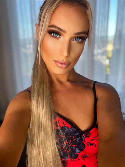 What you can expect when booking a private show with or order a custom: 💖Sexting 💖phone sex 💖video chat