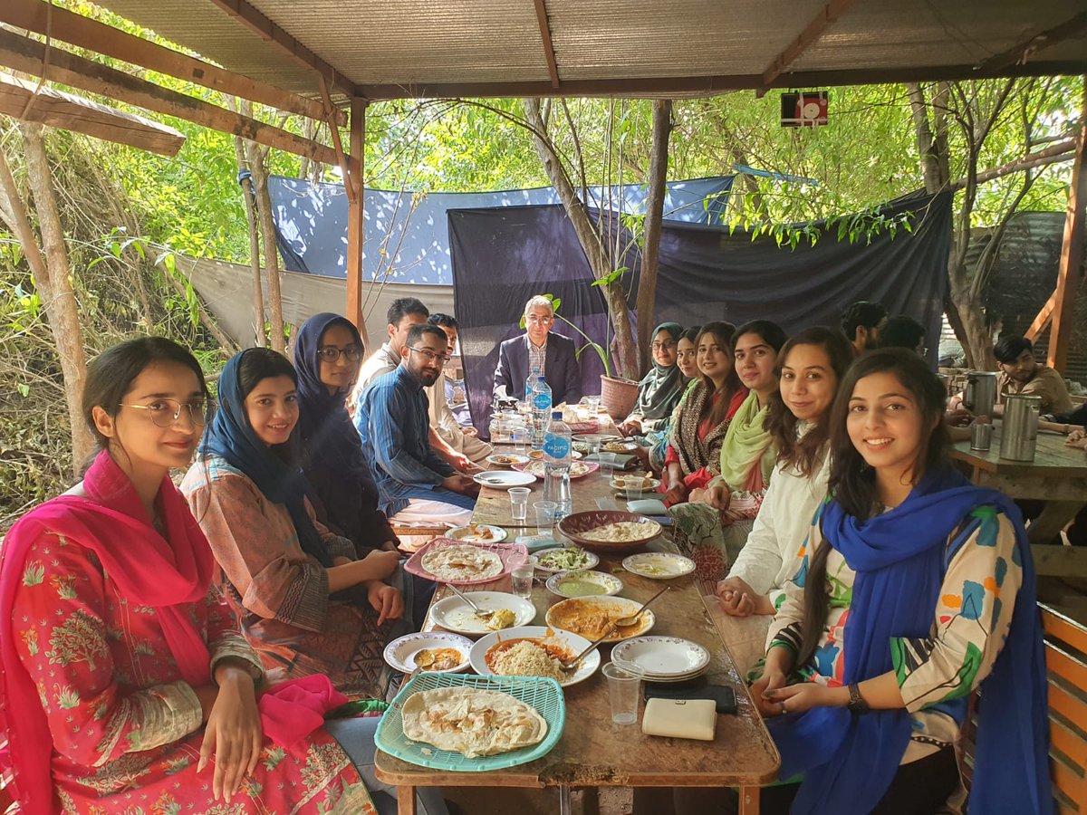 abbasiam77's tweet photo. Lunch with my research team members (M.Phil and PhD scholars): Evolutionary Genomics Lab, QAU, Islamabad. 
#Science https://t.co/VCRfSF1Xzt