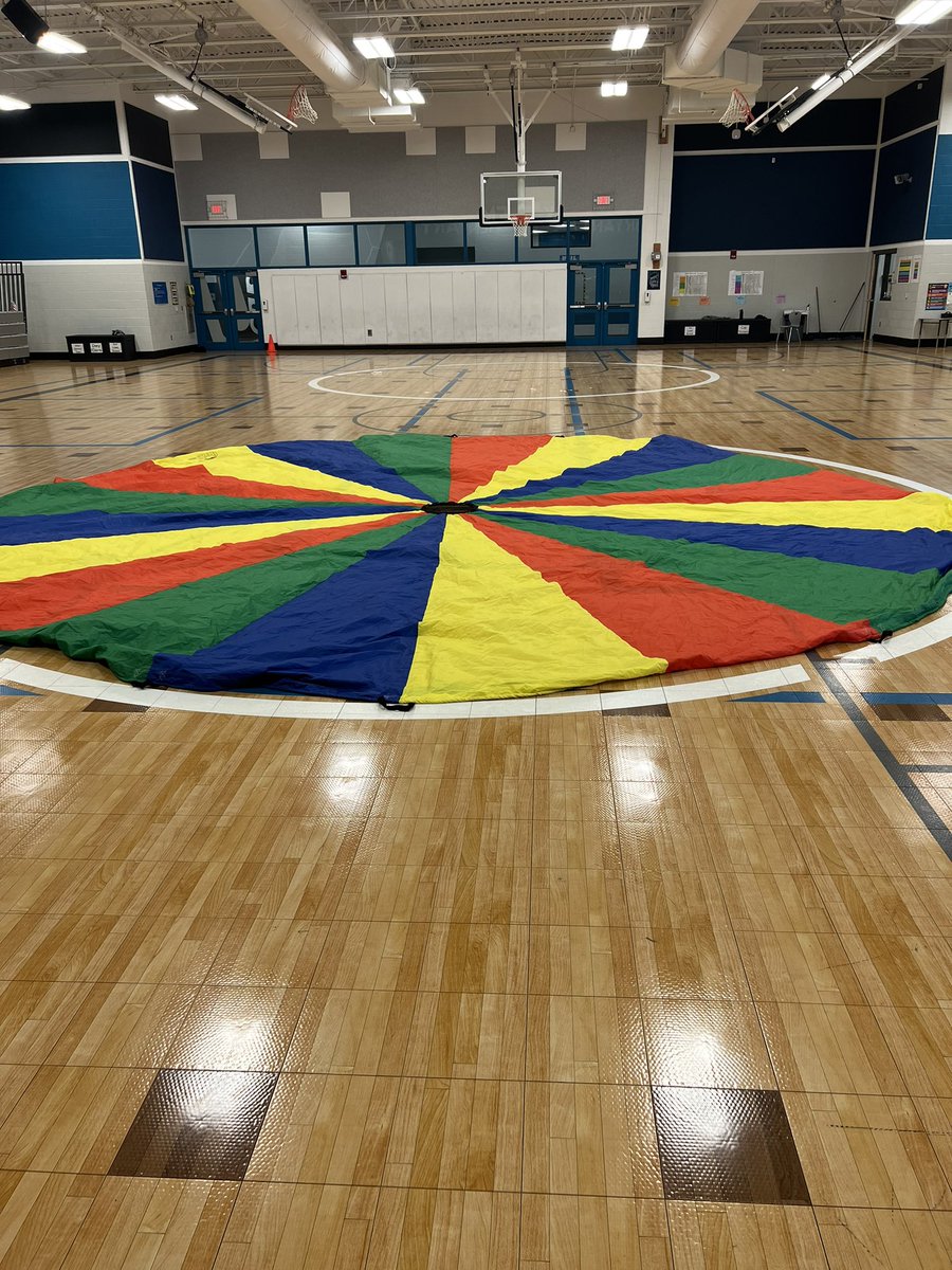 It’s a great day for the parachute! #bpinspired <a href="/BPESArtsAcademy/">Bryant Park Elementary</a> @coach_purvis