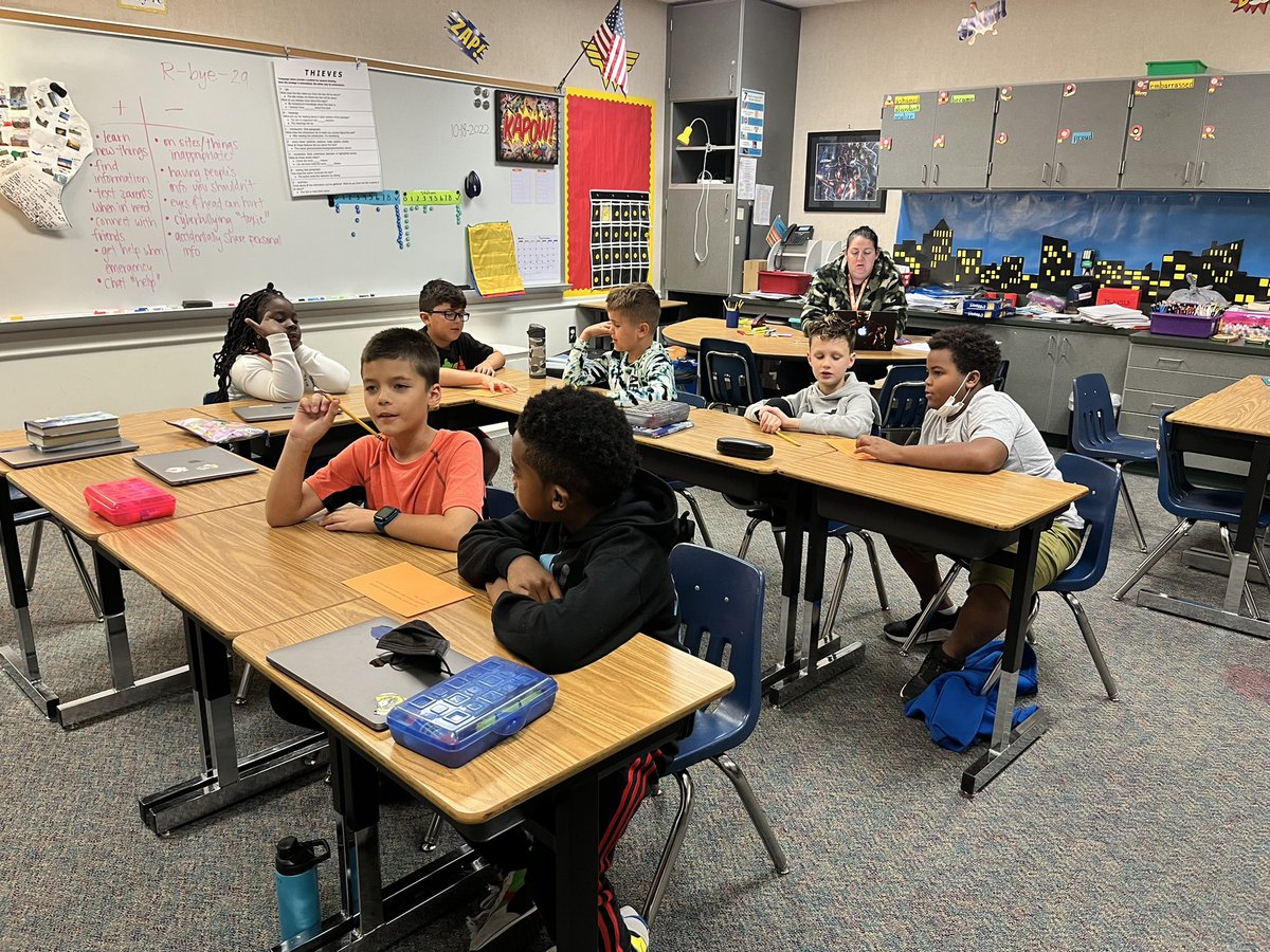 presscounselor's tweet photo. Our fourth graders at Press will NOT become cell-phonies! We are discussing how to be better digital citizens. #cybersafety #presspride #mymisd https://t.co/6WCPmTqTJr