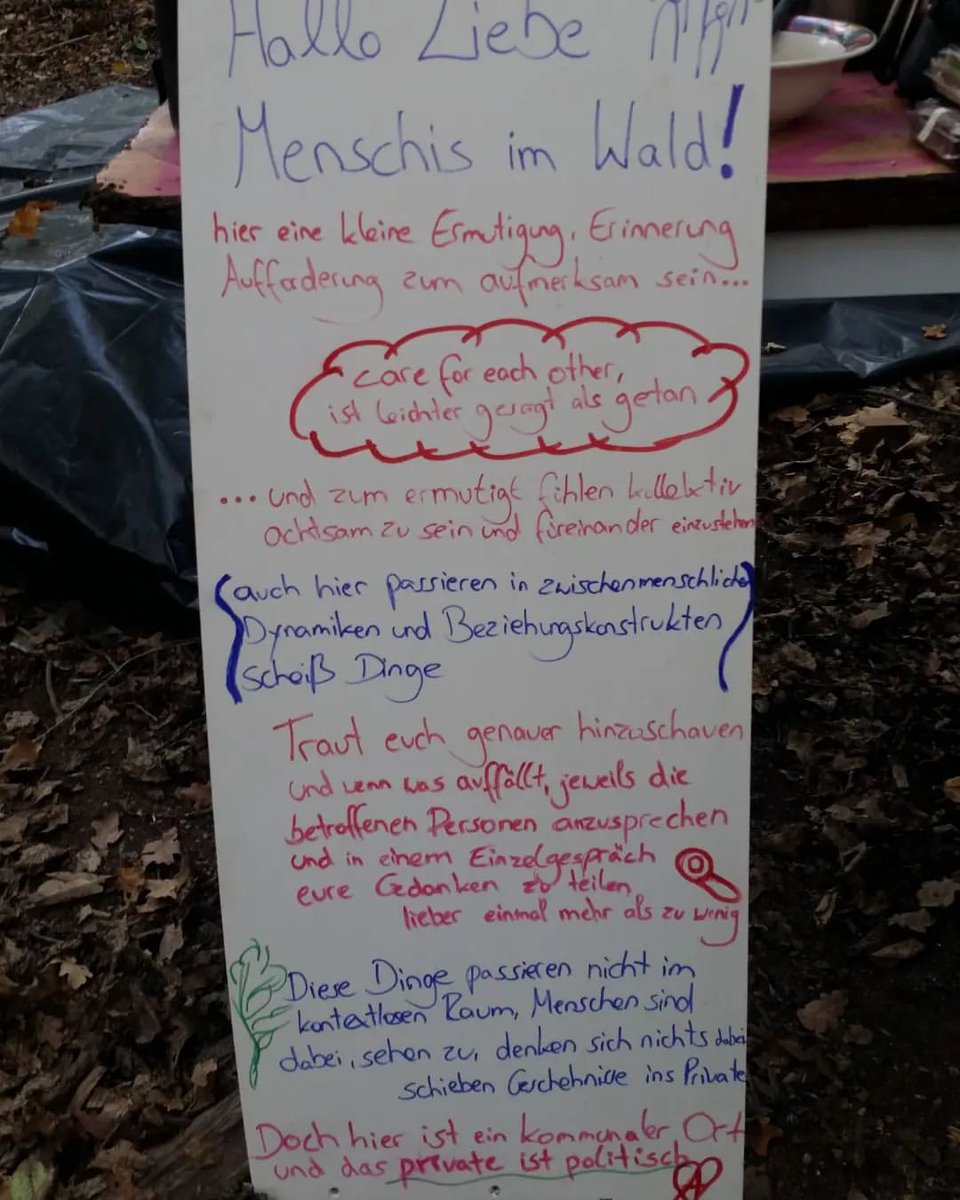 RiWaTu_stoppen's tweet photo. Ein autonomes Mensch hat eine Ausstellung gemacht: Im Spannungsfeld zwischen Mir und den anderen im Kontext Waldbesetzung #Zwischenmenschliches #Waldleben #sozialisierteDynamiken https://t.co/OESaahnT8y