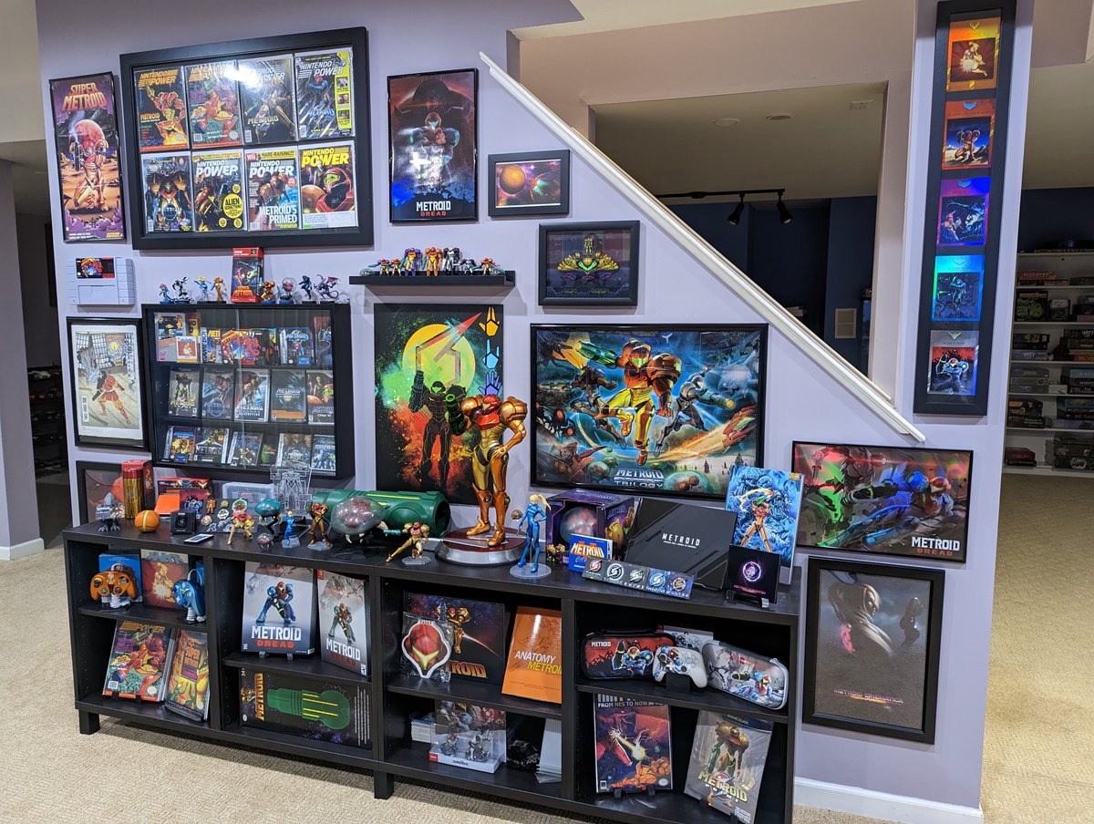 Paradox52525's tweet photo. I've been listening to this awesome album for a few weeks now, so I'm thrilled to finally get the physical edition to add to my display😎 Amazing work @SamoStudios!
#metroidcinematicarecharged #metroid https://t.co/QpzKM1nkkD