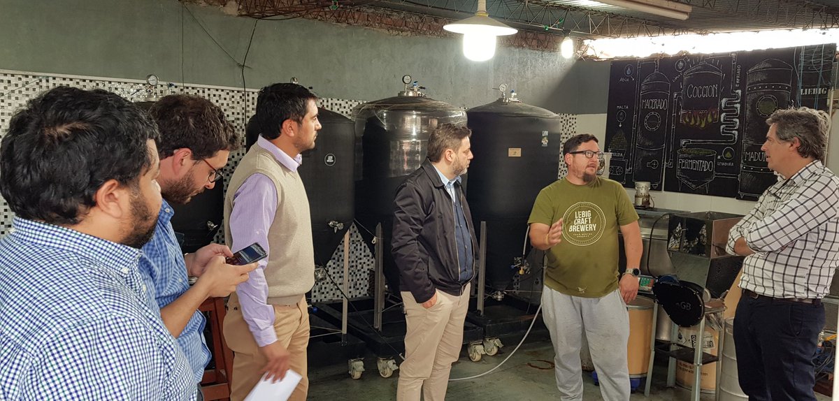 ANDEUruguay's tweet photo. Cerramos la visita a Fray Bentos recorriendo la planta de cerveza artesanal local Liebig, que trabaja junto al #CentroPyme y ya se postuló a nuestro programa #SOSpyme para poder aumentar su producción 🍻. https://t.co/KF7szdrSZj