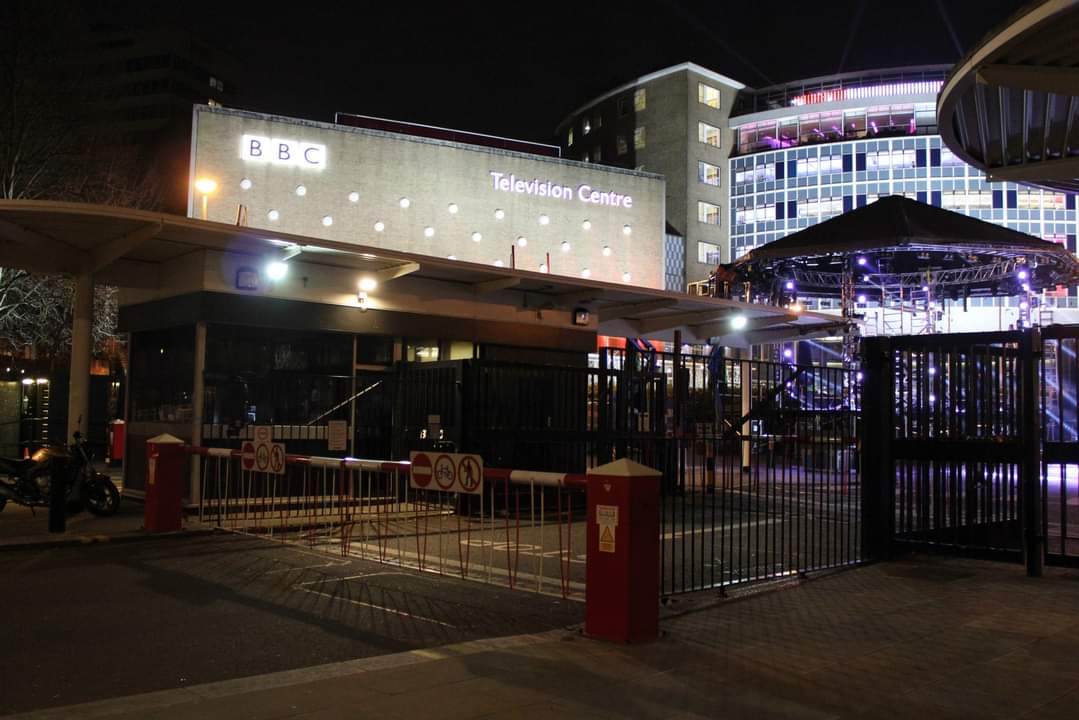 suenicholson22's tweet photo. Proud of the 43 years I spent working at the BBC - mostly as a member of staff but some as a freelancer too. My only regret is that I'm not there now celebrating its centenary with everyone else. #BBC100 #thankyoubbc #bbc https://t.co/wLsq6CCorF