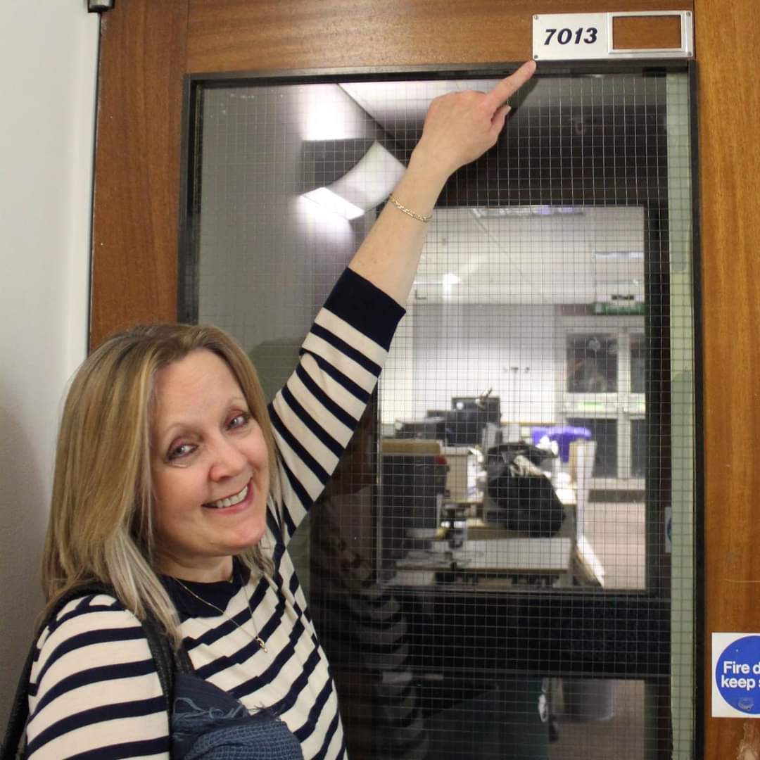 suenicholson22's tweet photo. Proud of the 43 years I spent working at the BBC - mostly as a member of staff but some as a freelancer too. My only regret is that I'm not there now celebrating its centenary with everyone else. #BBC100 #thankyoubbc #bbc https://t.co/wLsq6CCorF