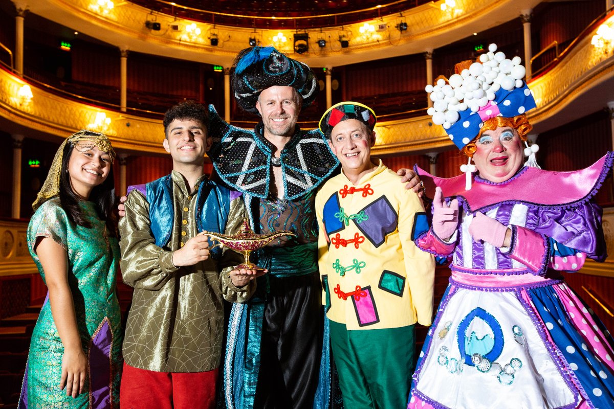 TheatreRBath's tweet photo. ✨Your panto wish is our command this Christmas!

We had so much fun meeting up with our panto cast last week. ALADDIN stars TV &amp; West End favourite @tomlister as the wicked Abanazar. 

📅 8 Dec - 8 Jan
🎟️ https://t.co/2UvB6pA7VN

@UKP_Ltd @alexaram__ @JonMonie 
📷Freia Turland https://t.co/Xp10wO1dNt