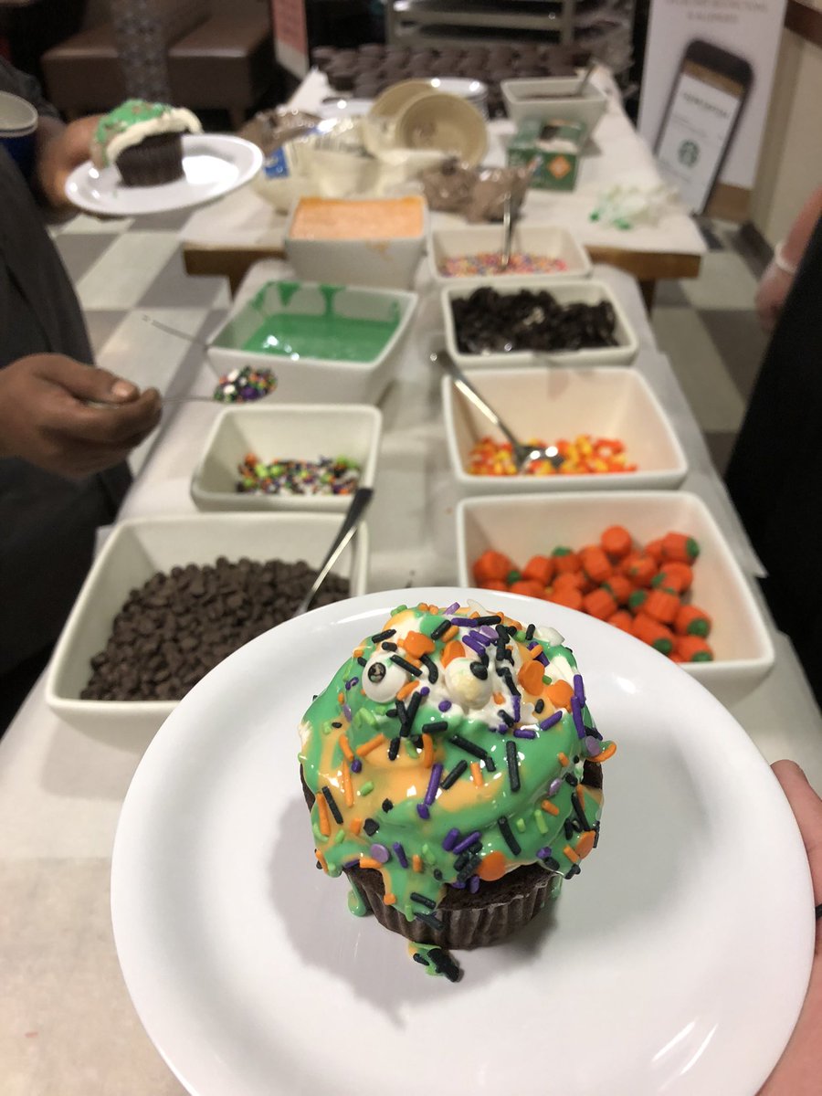 DuquesneDining's tweet photo. We’re having a Spook-tacular time decorating Cupcakes at Hogan! 👻

#duquesneuniversity #duquesne #duqdining #cupcake https://t.co/Kvn1ojHSxv