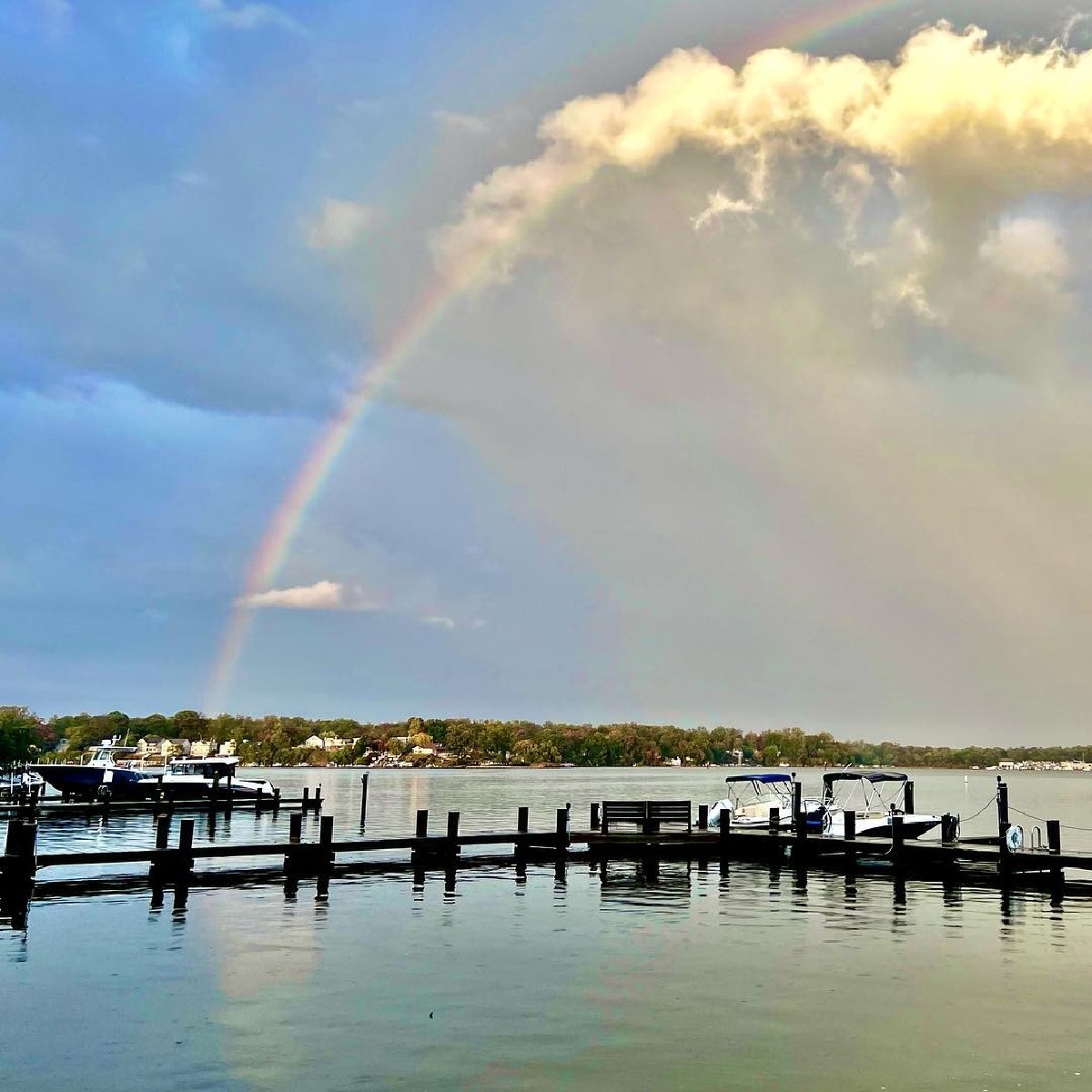 VisitAnnapolis's tweet photo. 'Fall' for the Chesapeake Bay on your next visit to Annapolis & Anne Arundel County! ๐๐โ
@TravelMDย ๐ธ @motoxdms
#annearundelcounty #visitannapolis #rainbowsky #aftertherain #boatlife #boating #sailing #fallgetaway #weekendsinannapolis https://t.co/Aua7w2E6AS