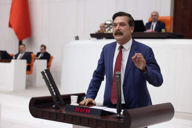 TİP Genel Başkanı Erkan Baş, Amasra'daki maden faciası hakkında konuştu: 

"Bir tane patron çocuğu ölmez mi? Sürekli yoksul çocuklarına kader, kader, kader. Hep bize bu kader"

bbc.in/3s6ogUM